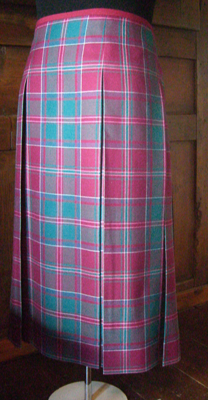 Jupe longue à larges plis en tartan Mac Donald of Glencoe de chez Scotweb