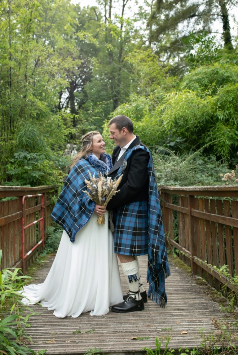 costume de mariage écossais par Lady Chrystel Kilts